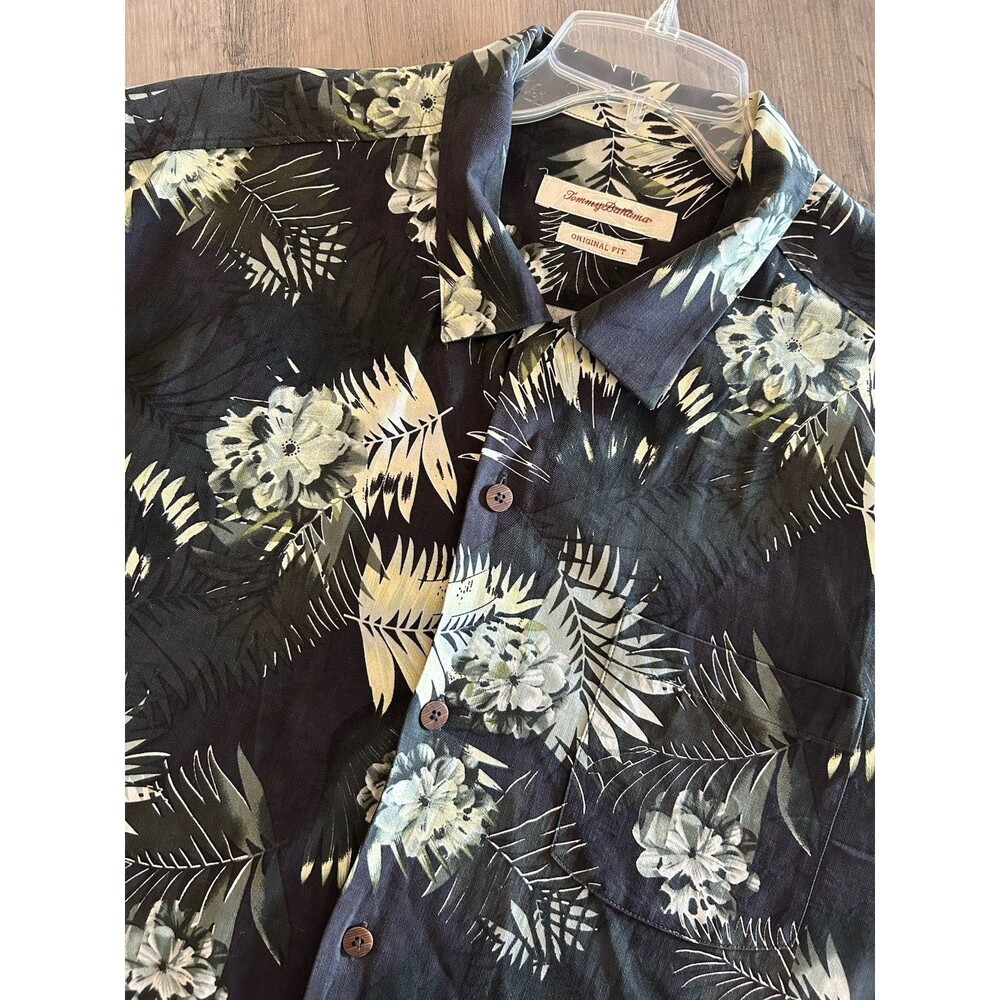 Vintage Tommy Bahama Mens Multicolor Floral Hawaiian Silk Shirt Size XL